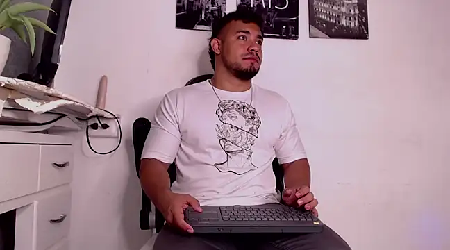 BrianMalonee online show from January 28, 2025, 1:38 pm