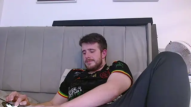 maxy49 online show from November 14, 2025, 8:51 pm