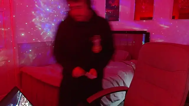 maxy49 online show from November 23, 2025, 5:35 pm