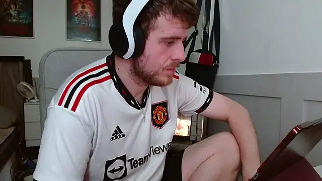 maxy49 online show from November 30, 2025, 1:26 pm