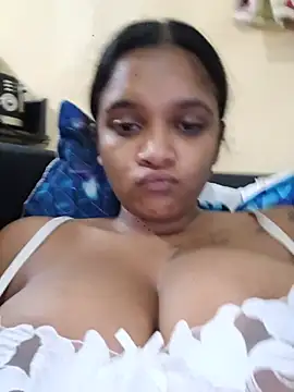 Indianqueen03 online show from June 1, 2026, 6:20 pm