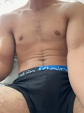 MuscleBoyy777 online show from October 21, 2025, 11:33 am