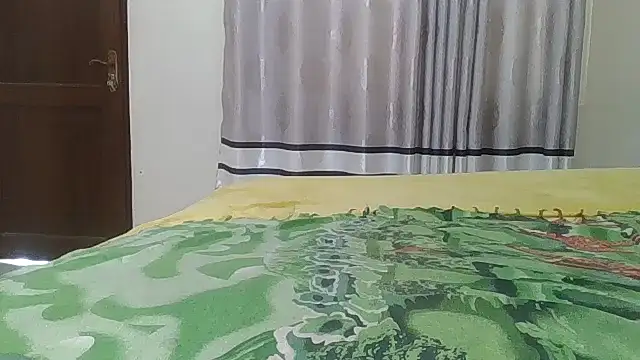 Snapshot of Fine_assie chatting on February 13, 2026, 8:21 am Fine assie online show from February 13, 2026, 8:21 am