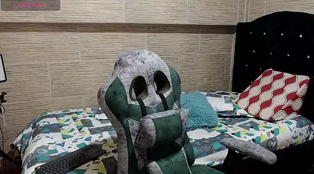 Snapshot of pretty_cristal69 chatting on December 16, 2024, 2:57 am pretty cristal69 online show from December 16, 2024, 2:57 am