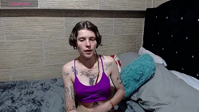 Snapshot of pretty_cristal69 chatting on February 22, 2025, 10:42 pm pretty cristal69 online show from February 22, 2025, 10:42 pm