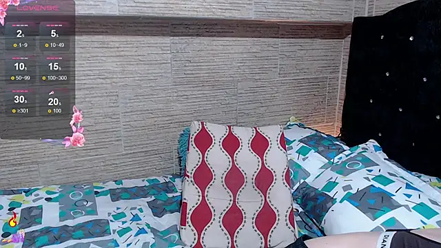 Snapshot of pretty_cristal69 chatting on October 2, 2025, 12:28 am pretty cristal69 online show from October 2, 2025, 12:28 am