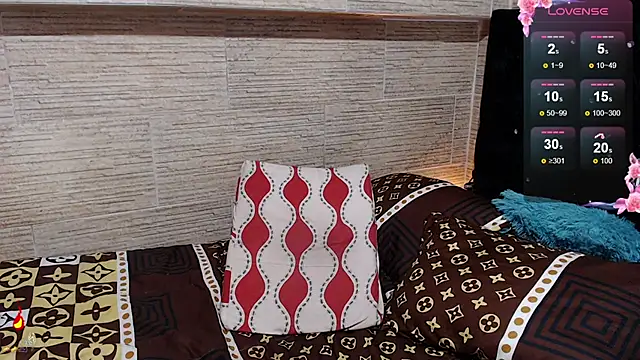 Snapshot of pretty_cristal69 chatting on October 9, 2025, 11:52 am pretty cristal69 online show from October 9, 2025, 11:52 am