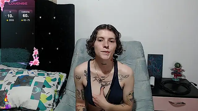 Snapshot of pretty_cristal69 chatting on October 21, 2025, 9:26 pm pretty cristal69 online show from October 21, 2025, 9:26 pm