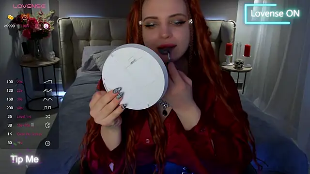 Miss Maya Mils online show from March 18, 2025, 1:00 am