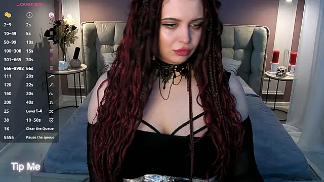 Miss Maya Mils online show from March 6, 2026, 1:02 am