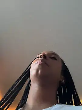 Snapshot of Your_Paris chatting on February 15, 2025, 11:36 pm Your Paris online show from February 15, 2025, 11:36 pm