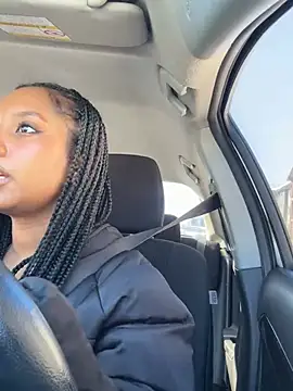 Snapshot of Your_Paris chatting on February 16, 2025, 7:27 pm Your Paris online show from February 16, 2025, 7:27 pm