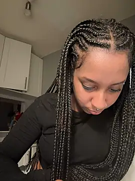 Snapshot of Your_Paris chatting on February 20, 2025, 1:14 am Your Paris online show from February 20, 2025, 1:14 am