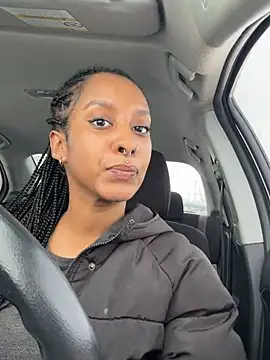 Snapshot of Your_Paris chatting on February 21, 2025, 5:09 pm Your Paris online show from February 21, 2025, 5:09 pm