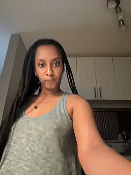 Snapshot of Your_Paris chatting on February 26, 2025, 1:53 am Your Paris online show from February 26, 2025, 1:53 am