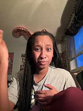 Snapshot of Your_Paris chatting on February 27, 2025, 1:38 am Your Paris online show from February 27, 2025, 1:38 am