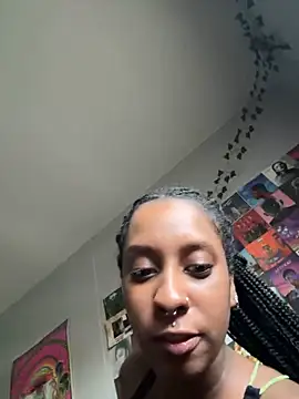 Snapshot of Your_Paris chatting on March 3, 2025, 12:15 am Your Paris online show from March 3, 2025, 12:15 am