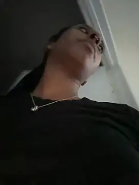 Snapshot of Your_Paris chatting on March 3, 2025, 9:59 pm Your Paris online show from March 3, 2025, 9:59 pm