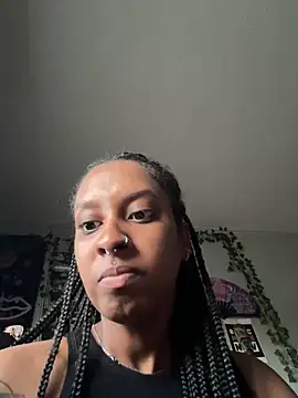 Snapshot of Your_Paris chatting on March 5, 2025, 12:27 am Your Paris online show from March 5, 2025, 12:27 am