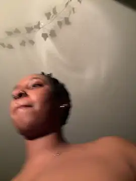 Snapshot of Your_Paris chatting on March 7, 2025, 2:25 am Your Paris online show from March 7, 2025, 2:25 am