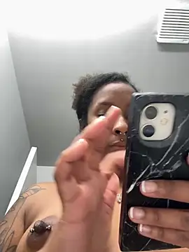 Snapshot of Your_Paris chatting on March 12, 2025, 12:53 am Your Paris online show from March 12, 2025, 12:53 am