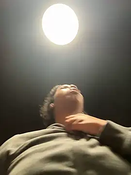 Snapshot of Your_Paris chatting on March 12, 2025, 2:23 pm Your Paris online show from March 12, 2025, 2:23 pm