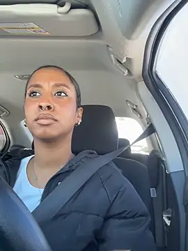 Snapshot of Your_Paris chatting on March 14, 2025, 7:12 pm Your Paris online show from March 14, 2025, 7:12 pm