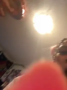 Snapshot of Your_Paris chatting on March 16, 2025, 1:49 pm Your Paris online show from March 16, 2025, 1:49 pm