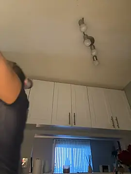 Snapshot of Your_Paris chatting on March 18, 2025, 1:21 am Your Paris online show from March 18, 2025, 1:21 am