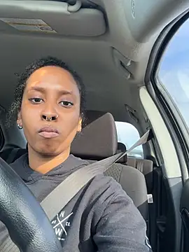 Snapshot of Your_Paris chatting on March 21, 2025, 4:51 pm Your Paris online show from March 21, 2025, 4:51 pm