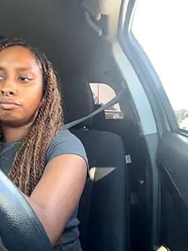 Snapshot of Your_Paris chatting on September 17, 2025, 11:06 pm Your Paris online show from September 17, 2025, 11:06 pm