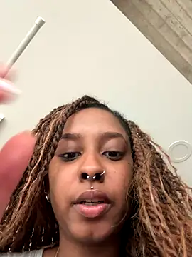 Snapshot of Your_Paris chatting on September 19, 2025, 2:51 pm Your Paris online show from September 19, 2025, 2:51 pm