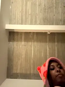 Snapshot of Your_Paris chatting on October 11, 2025, 9:41 am Your Paris online show from October 11, 2025, 9:41 am