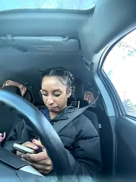 Snapshot of Your_Paris chatting on January 6, 2026, 6:00 pm Your Paris online show from January 6, 2026, 6:00 pm