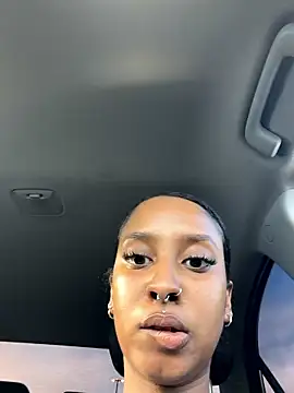 Snapshot of Your_Paris chatting on January 12, 2026, 7:30 pm Your Paris online show from January 12, 2026, 7:30 pm