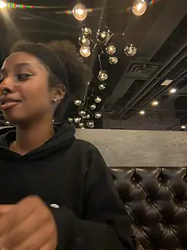 Your Paris online show from February 4, 2026, 4:18 am