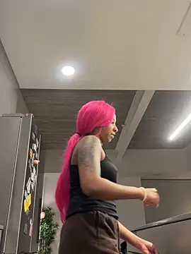 Your Paris online show from February 9, 2026, 5:55 am