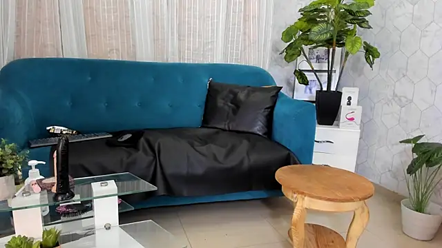 MissEscarleth online show from March 1, 2025, 6:35 am