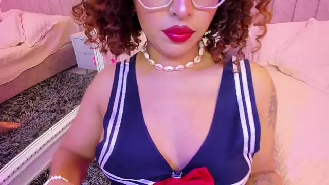Snapshot of MadelaineJones chatting on June 27, 2026, 12:22 pm MadelaineJones online show from June 27, 2026, 12:22 pm