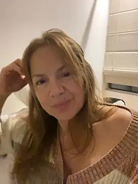 Snapshot of Leyna_liu chatting on November 22, 2025, 4:55 am Leyna liu online show from November 22, 2025, 4:55 am