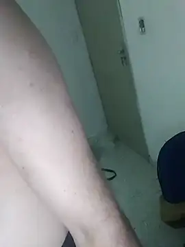 pikalindaxx online show from February 18, 2026, 9:38 am