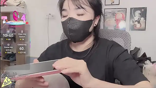 Berrysweet 68 online show from March 16, 2025, 3:17 pm