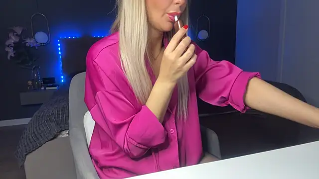 KristalNight online show from October 16, 2025, 4:35 am