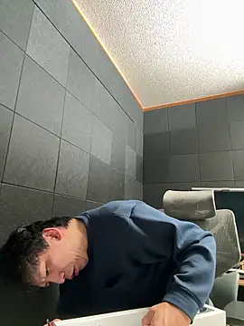 tokimori online show from November 5, 2025, 1:33 pm