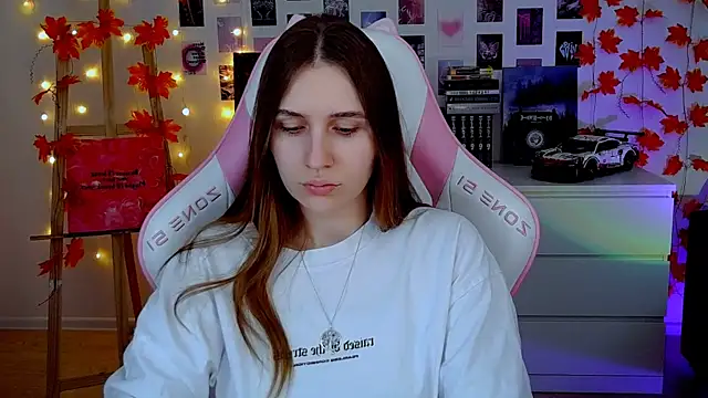 AliceCharmy online show from November 28, 2025, 7:11 am