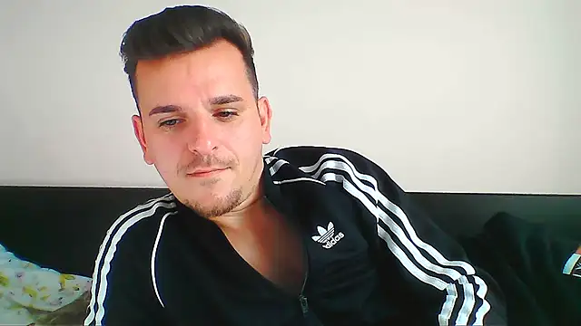 Huge cock22cm online show from October 28, 2025, 10:19 am