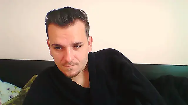 Huge cock22cm online show from November 26, 2025, 8:26 am