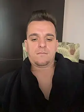 Snapshot of Huge_cock22cm chatting on April 1, 2026, 9:32 am Huge cock22cm online show from April 1, 2026, 9:32 am