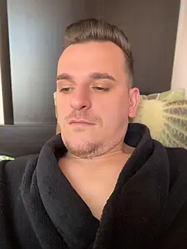 Snapshot of Huge_cock22cm chatting on April 16, 2026, 9:43 am Huge cock22cm online show from April 16, 2026, 9:43 am