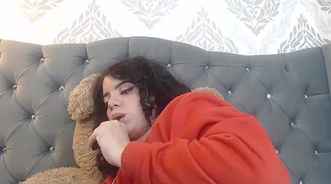 Snapshot of EmmaCowperr chatting on March 8, 2025, 11:07 pm EmmaCowperr online show from March 8, 2025, 11:07 pm